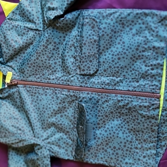 Boy's Dino rain jacket! - Picture 3 of 7